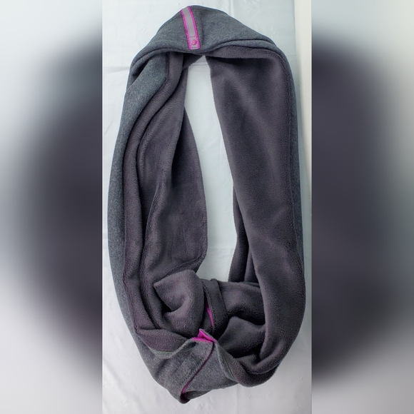 Lululemon Vinyasa Infinity Scarf Convertible Wrap Shawl One Size - EUC - Picture 1 of 5